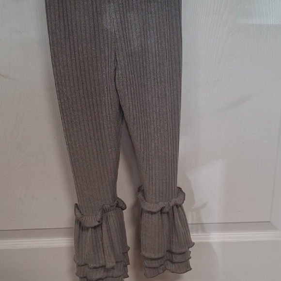 Girls Ribbed Gray Ruffle Hem Leggings - Picture 3 of 3